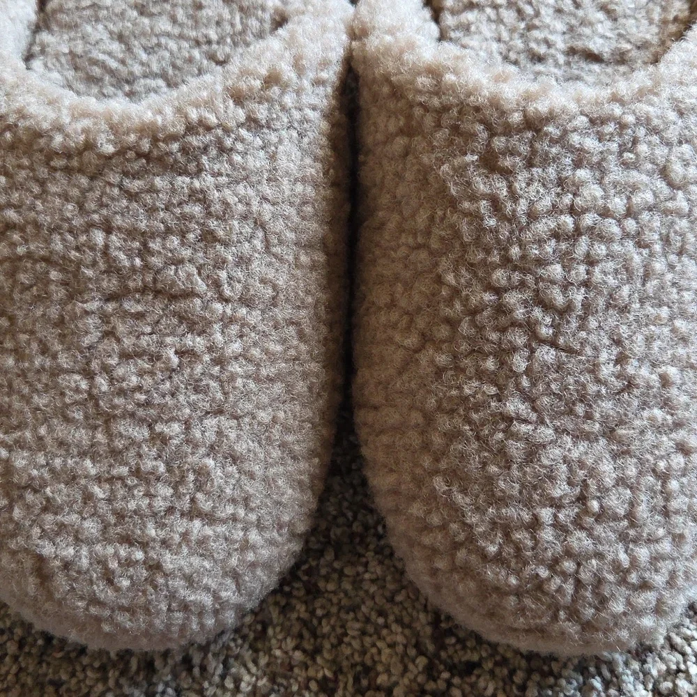 💞Bombas Women’s Slippers Sherpa 8💞 - Picture 4 of 4